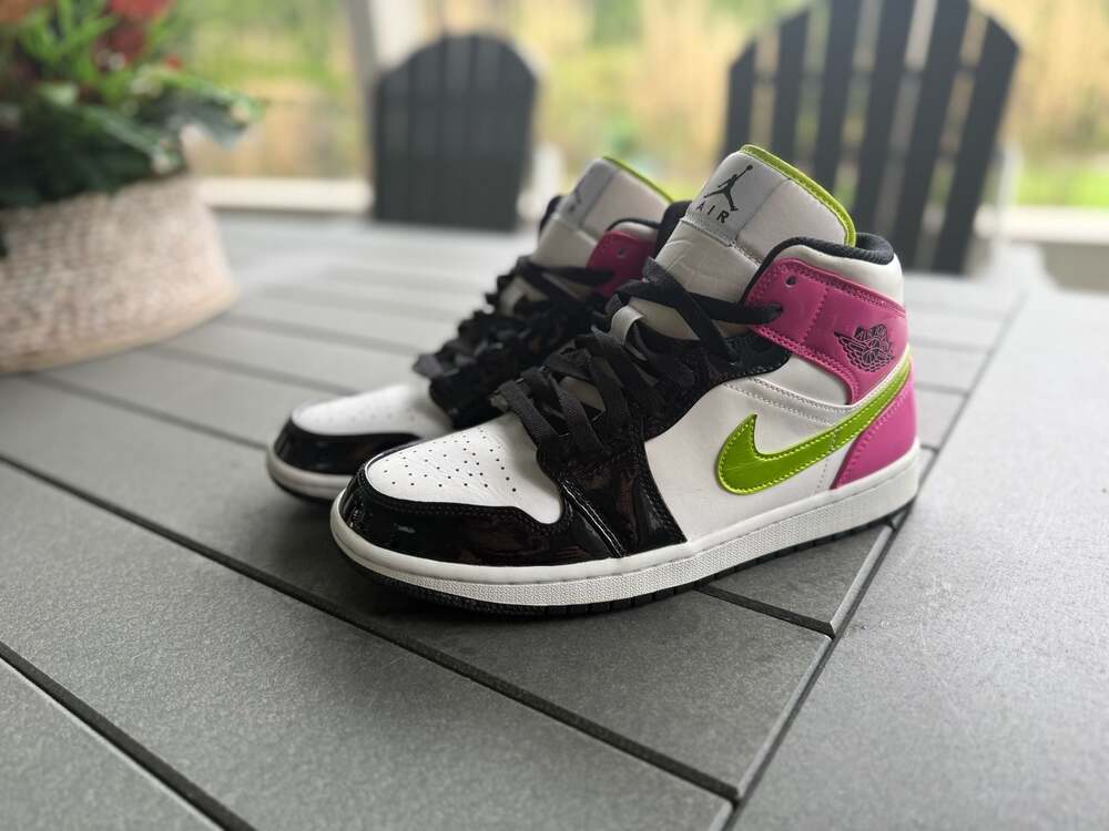 Jordan Brand Air Jordan 1 SE Mid Cyber Active Fuchsia 2020 CZ9835-100 Sz 16 Stre